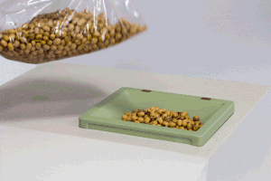 Загрузочная воронка для цельного зерна и кювета для размолотых продуктов